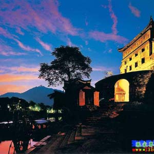 喜樂(lè)L線：天門(mén)山、張家界、袁家界、猛洞河、鳳凰古城超經(jīng)典五日游