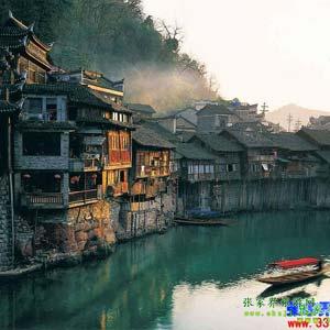 【長沙往返路線1】張家界、鳳凰古城、天子山、黃龍洞三晚四日游